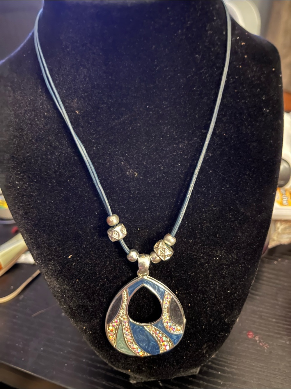 💜3 for $15Women's Blue Multi-Tone Pendant Necklace
